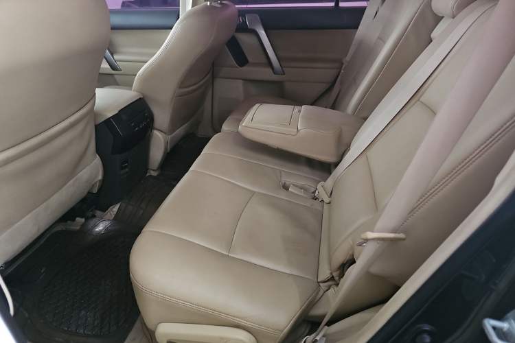 Used Toyota Prado  Interior 1
