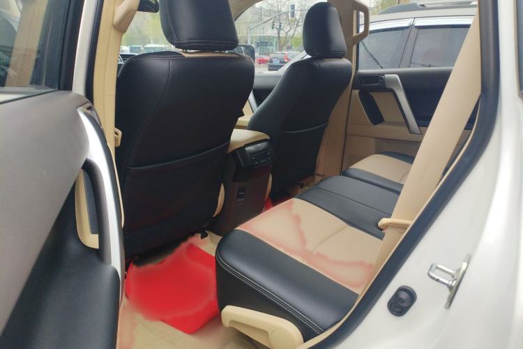 Used Toyota Prado  Interior 2