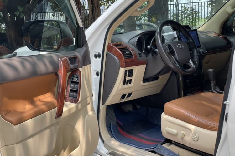 Used Toyota Prado  Interior 2