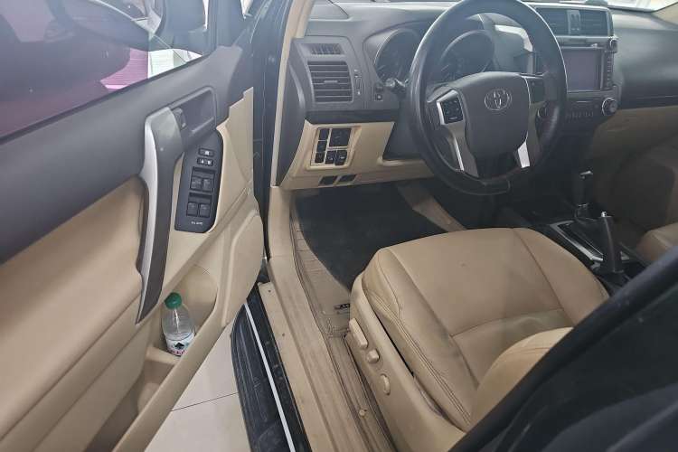 Used Toyota Prado  Interior 2