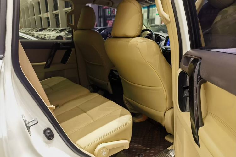 Used Toyota Prado  Interior 3