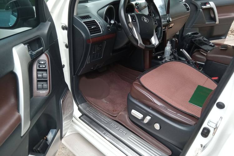 Used Toyota Prado  Interior 3