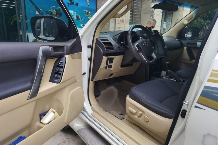 Used Toyota Prado  Interior 3
