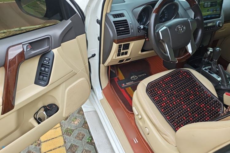 Used Toyota Prado  Interior 3