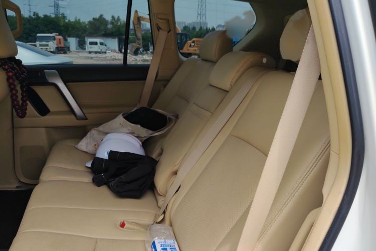 Used Toyota Prado  Interior 4