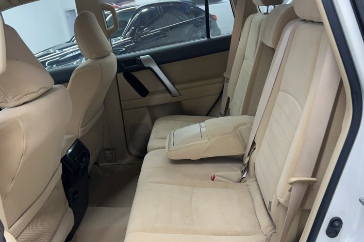 Used Toyota Prado  Interior 5