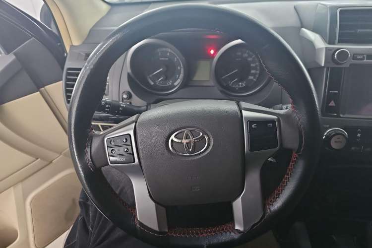 Used Toyota Prado  Interior 7
