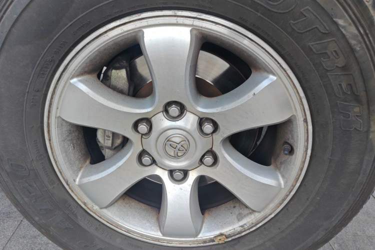 Used Toyota Prado  Right Front Wheel Hub