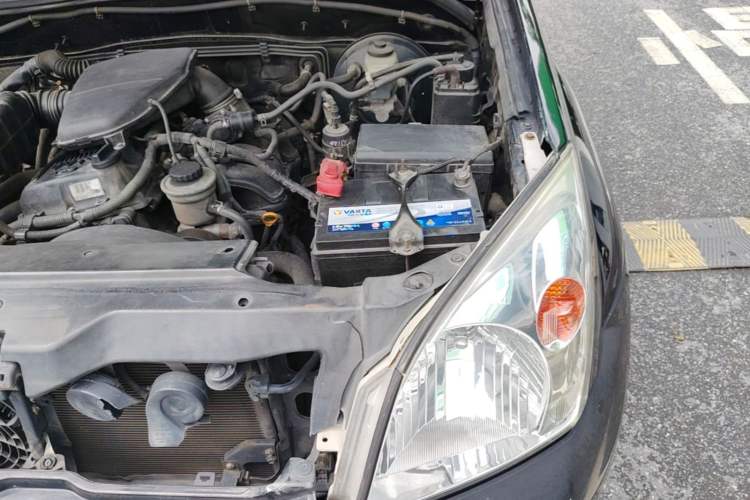 Used Toyota Prado 2004 GX 2.7 Automatic Model Engine Bay Left