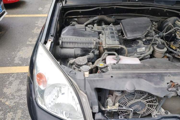 Used Toyota Prado 2004 GX 2.7 Automatic Model Engine Bay Right