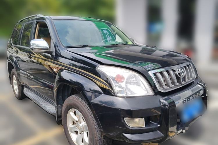 Used Toyota Prado 2004 GX 2.7 Automatic Model Front Right 45 Deg