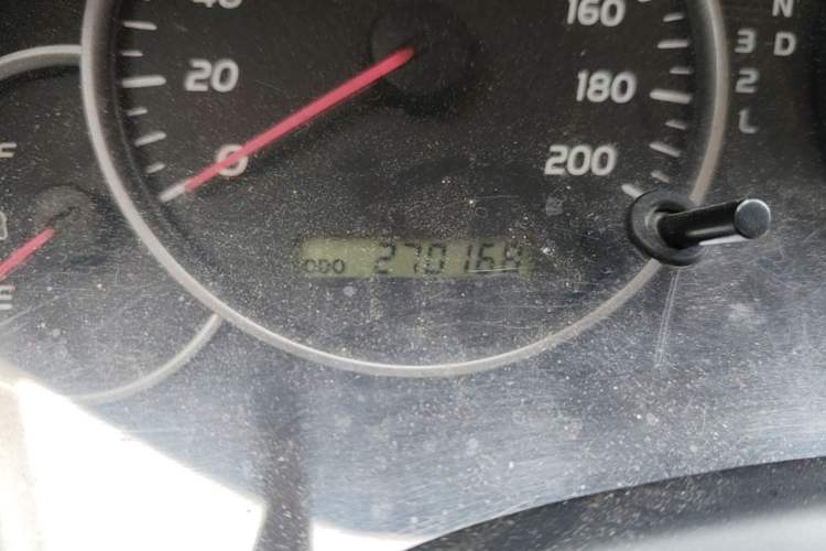 Used Toyota Prado 2004 GX 2.7 Automatic Model Odometer Close Up