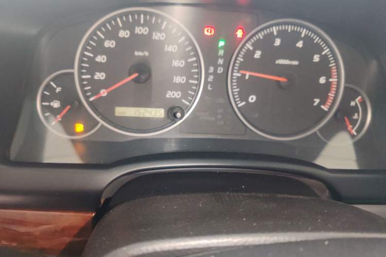 Used Toyota Prado 2004 GX 2.7 Automatic Model Odometer Close Up
