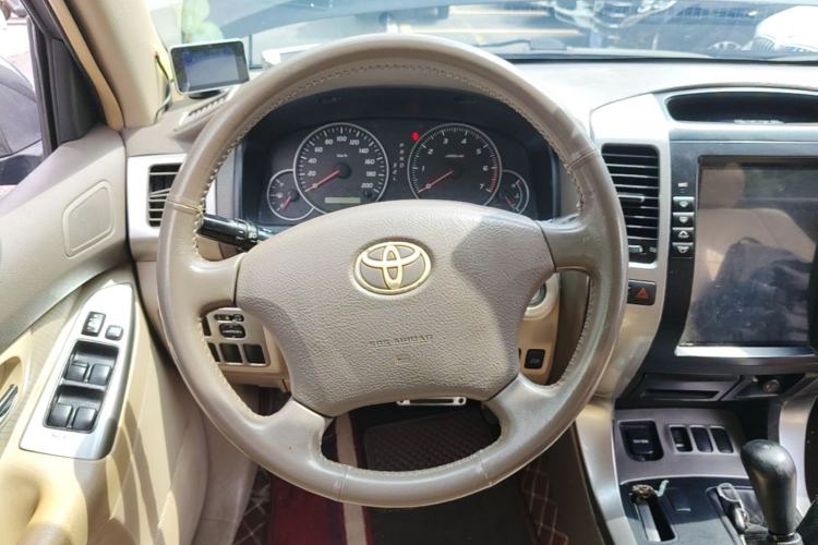 Used Toyota Prado 2004 GX 2.7 Automatic Model Steering Wheel