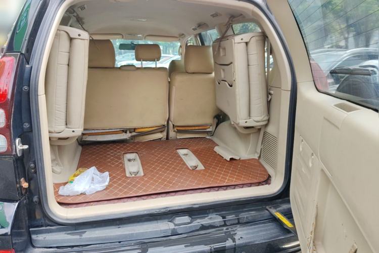 Used Toyota Prado 2004 GX 2.7 Automatic Model Trunk