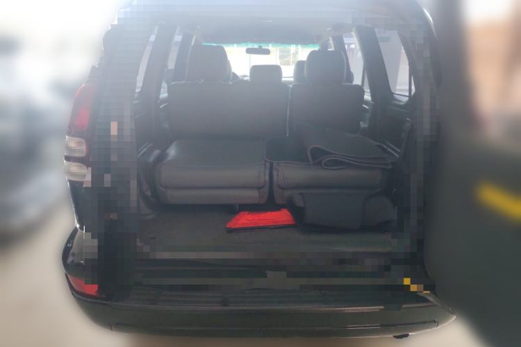 Used Toyota Prado 2004 GX 2.7 Automatic Model Trunk