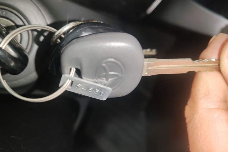 Used Toyota Prado 2004 GX 2.7 Automatic Model Vehicle Key