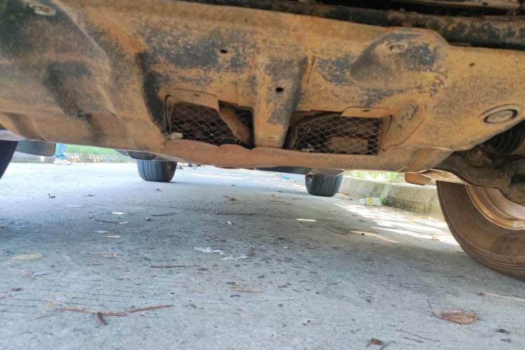 Used Toyota Prado 2004 GX 2.7 Automatic Model Chassis Front