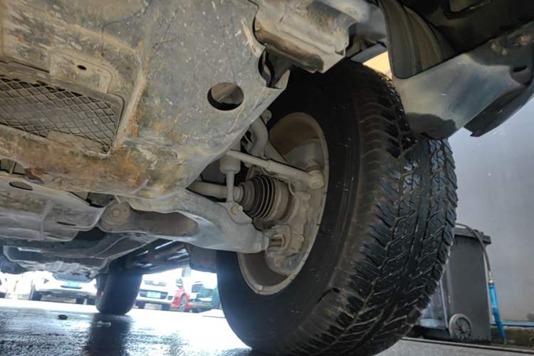 Used Toyota Prado 2004 GX 2.7 Automatic Model Chassis Front Left