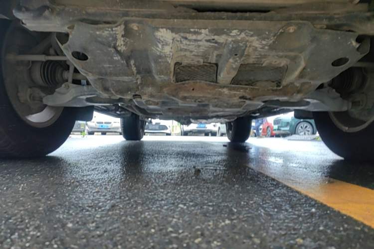 Used Toyota Prado 2004 GX 2.7 Automatic Model Chassis Front