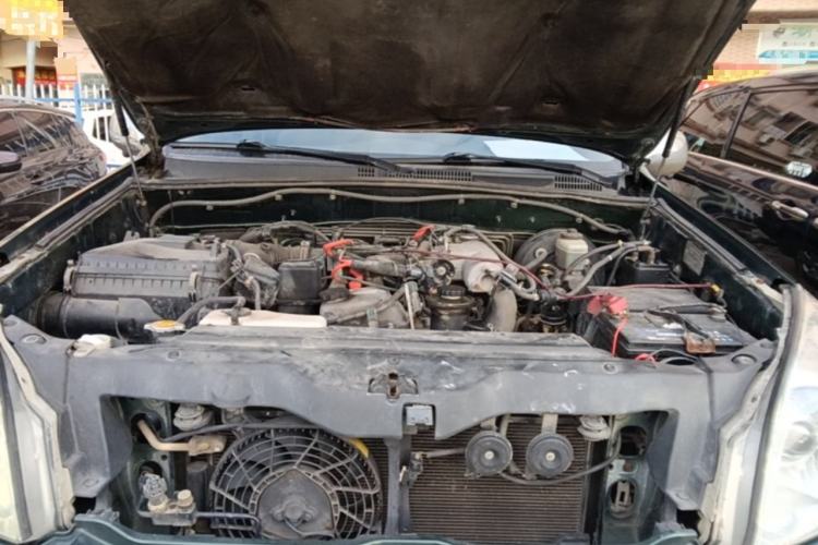 Used Toyota Prado 2004 GX 2.7 Automatic Model Engine Bay