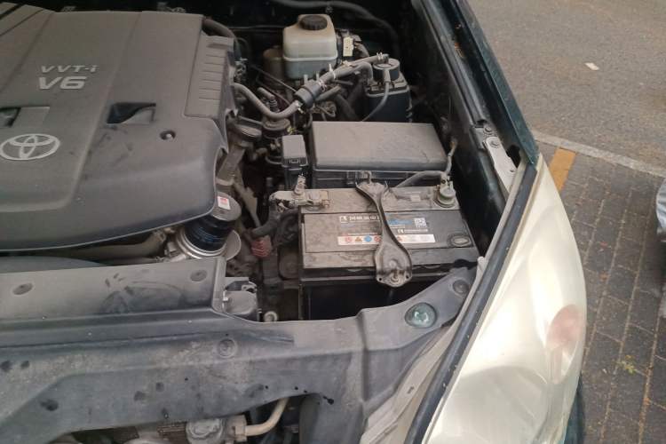 Used Toyota Prado 2004 VX 4.0 Engine Bay Left