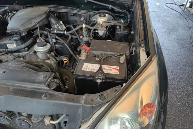 Used Toyota Prado 2004 GX 2.7 Automatic Model Engine Bay Left