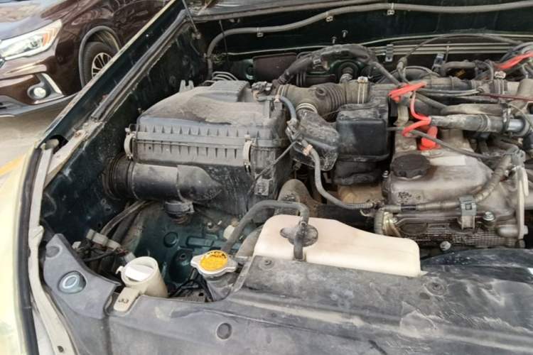 Used Toyota Prado 2004 GX 2.7 Automatic Model Engine Bay Right