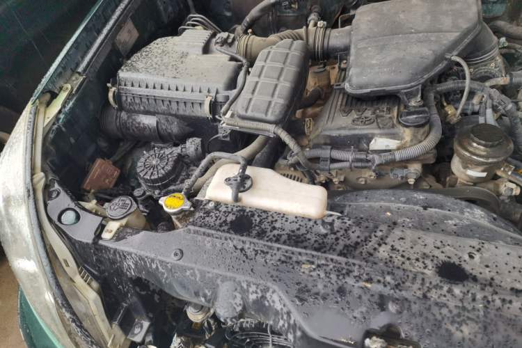 Used Toyota Prado 2004 GX 2.7 Automatic Model Engine Bay Right