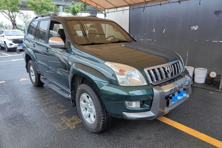 Used Toyota Prado 2004 GX 2.7 Automatic Model Front Right 45 Deg