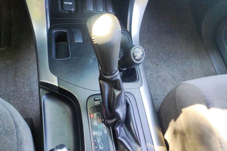 Used Toyota Prado 2004 GX 2.7 Automatic Model Gear Lever