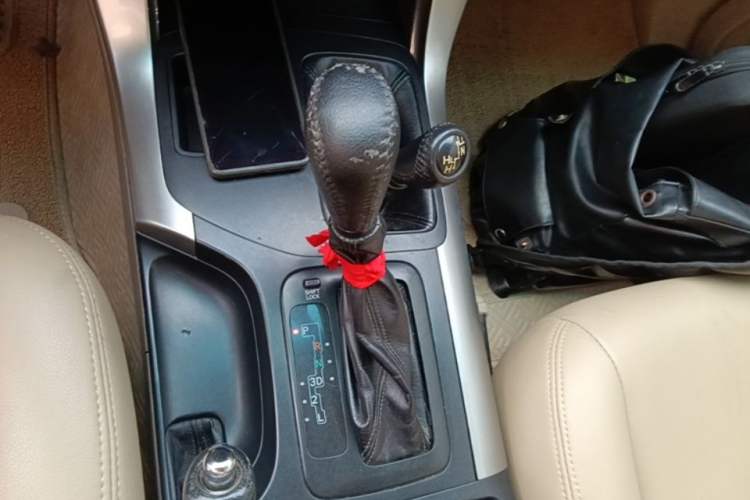 Used Toyota Prado 2004 GX 2.7 Automatic Model Gear Lever
