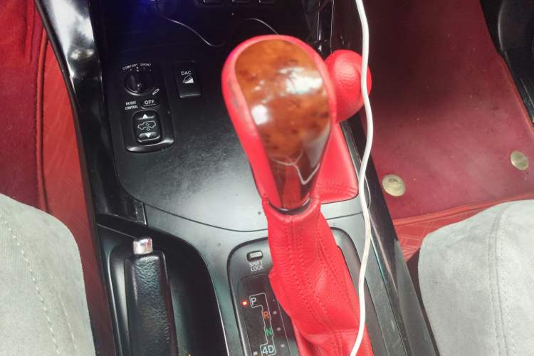 Used Toyota Prado 2004 4.0L Automatic GX Gear Lever