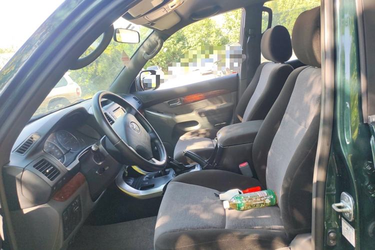 Used Toyota Prado 2004 GX 2.7 Automatic Model Left Front Seat