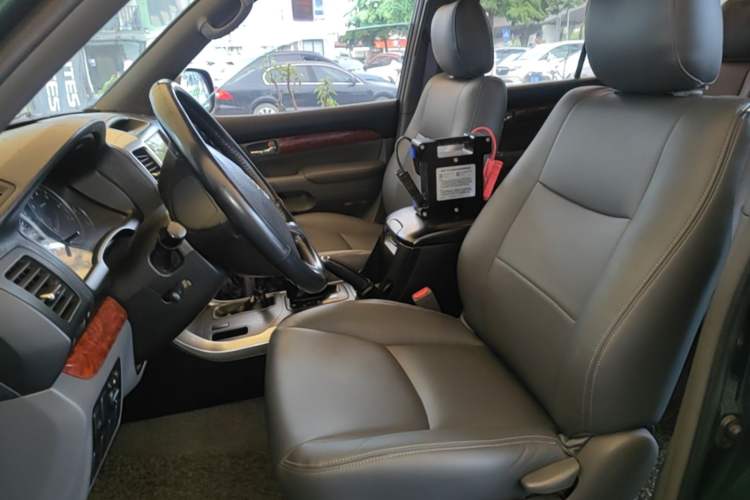 Used Toyota Prado 2004 GX 2.7 Automatic Model Left Front Seat