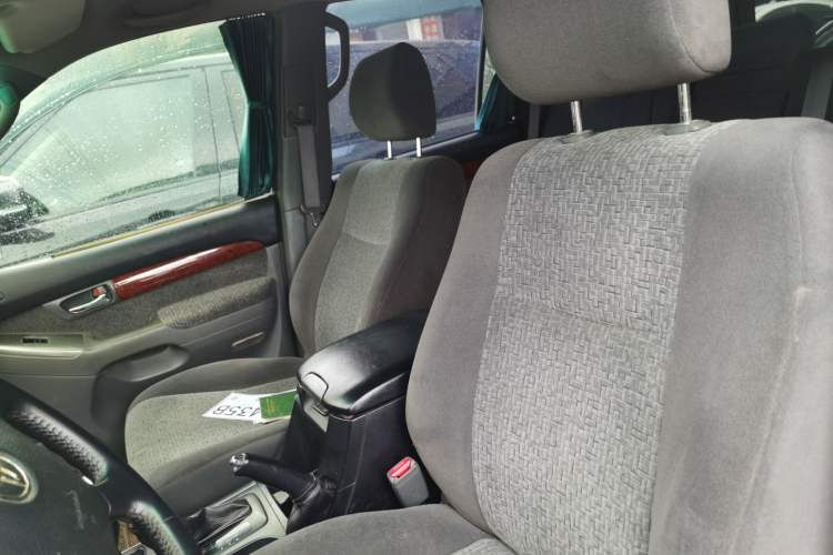 Used Toyota Prado 2004 GX 2.7 Automatic Model Left Front Seat