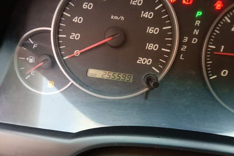 Used Toyota Prado 2004 GX 2.7 Automatic Model Odometer Close Up