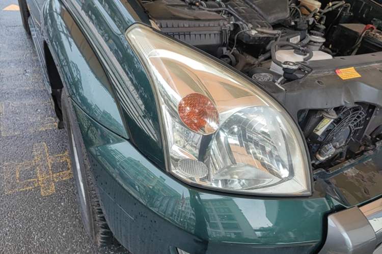 Used Toyota Prado 2004 GX 2.7 Automatic Model Right Front Headlight