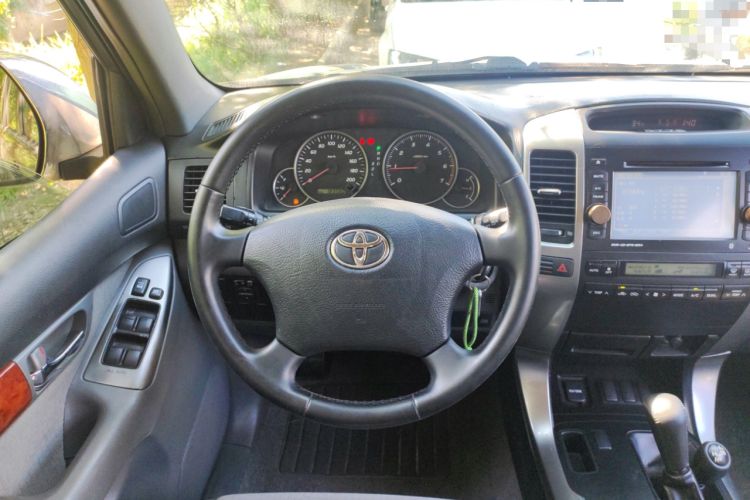 Used Toyota Prado 2004 GX 2.7 Automatic Model Steering Wheel
