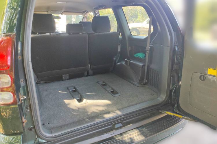 Used Toyota Prado 2004 GX 2.7 Automatic Model Trunk