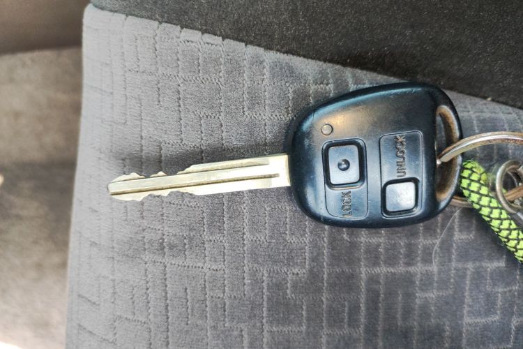 Used Toyota Prado 2004 GX 2.7 Automatic Model Vehicle Key