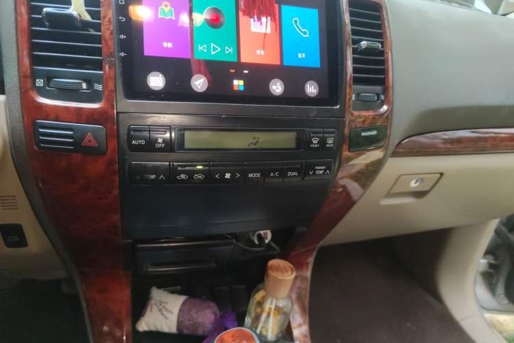 Used Toyota Prado 2004 GX 2.7 Automatic Model Audio And AC Panel