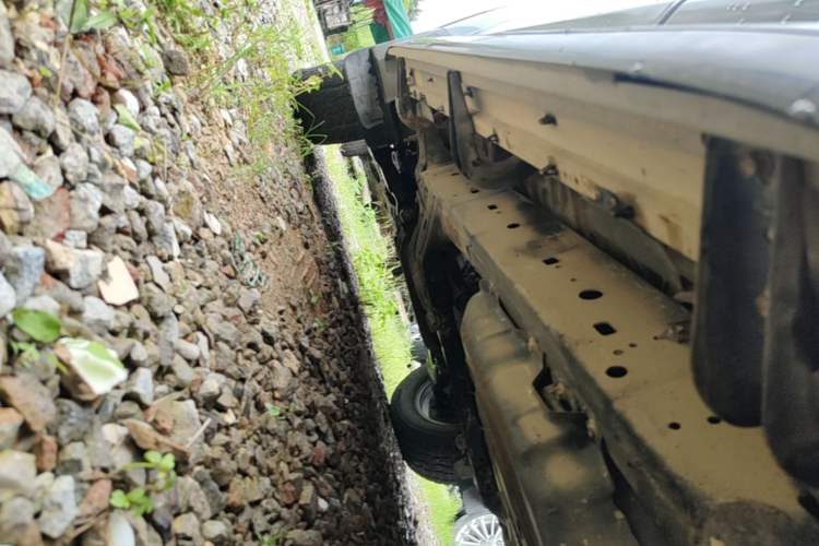 Used Toyota Prado 2004 GX 2.7 Automatic Model Chassis Rear Left