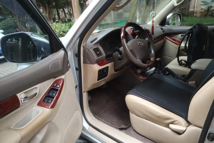 Used Toyota Prado 2004 GX 2.7 Automatic Model Driver Seat