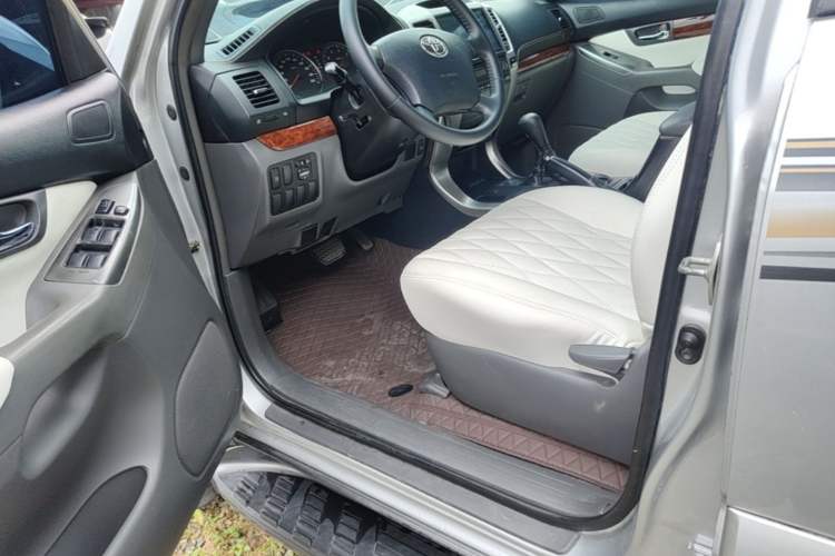 Used Toyota Prado 2004 GX 2.7 Automatic Model Driver Seat