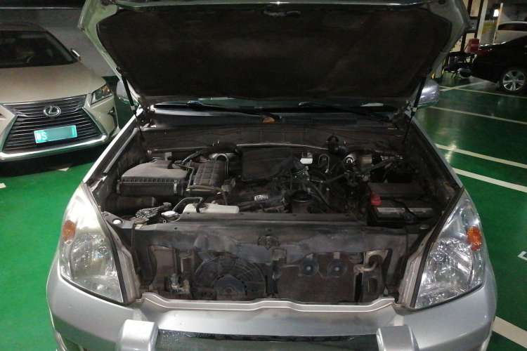 Used Toyota Prado 2004 GX 2.7 Automatic Model Engine Bay