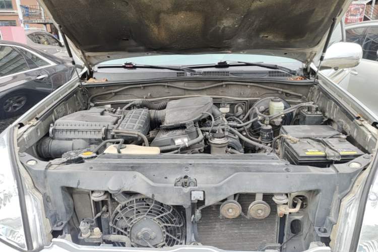 Used Toyota Prado 2004 GX 2.7 Automatic Model Engine Bay