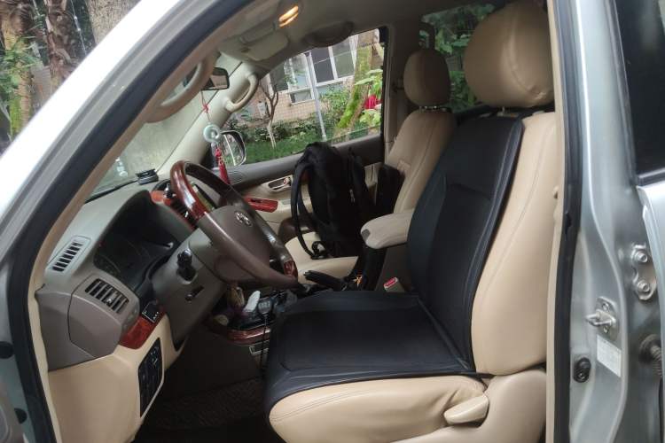 Used Toyota Prado 2004 GX 2.7 Automatic Model Left Front Seat