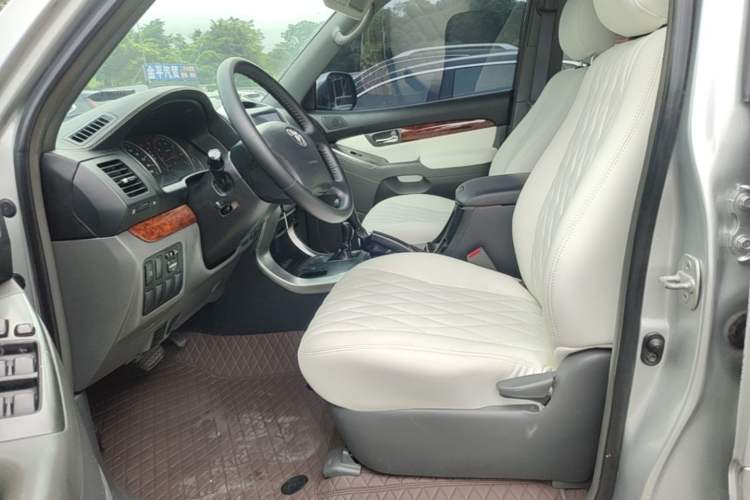 Used Toyota Prado 2004 GX 2.7 Automatic Model Left Front Seat