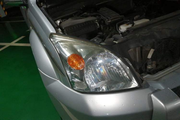 Used Toyota Prado 2004 GX 2.7 Automatic Model Right Front Headlight
